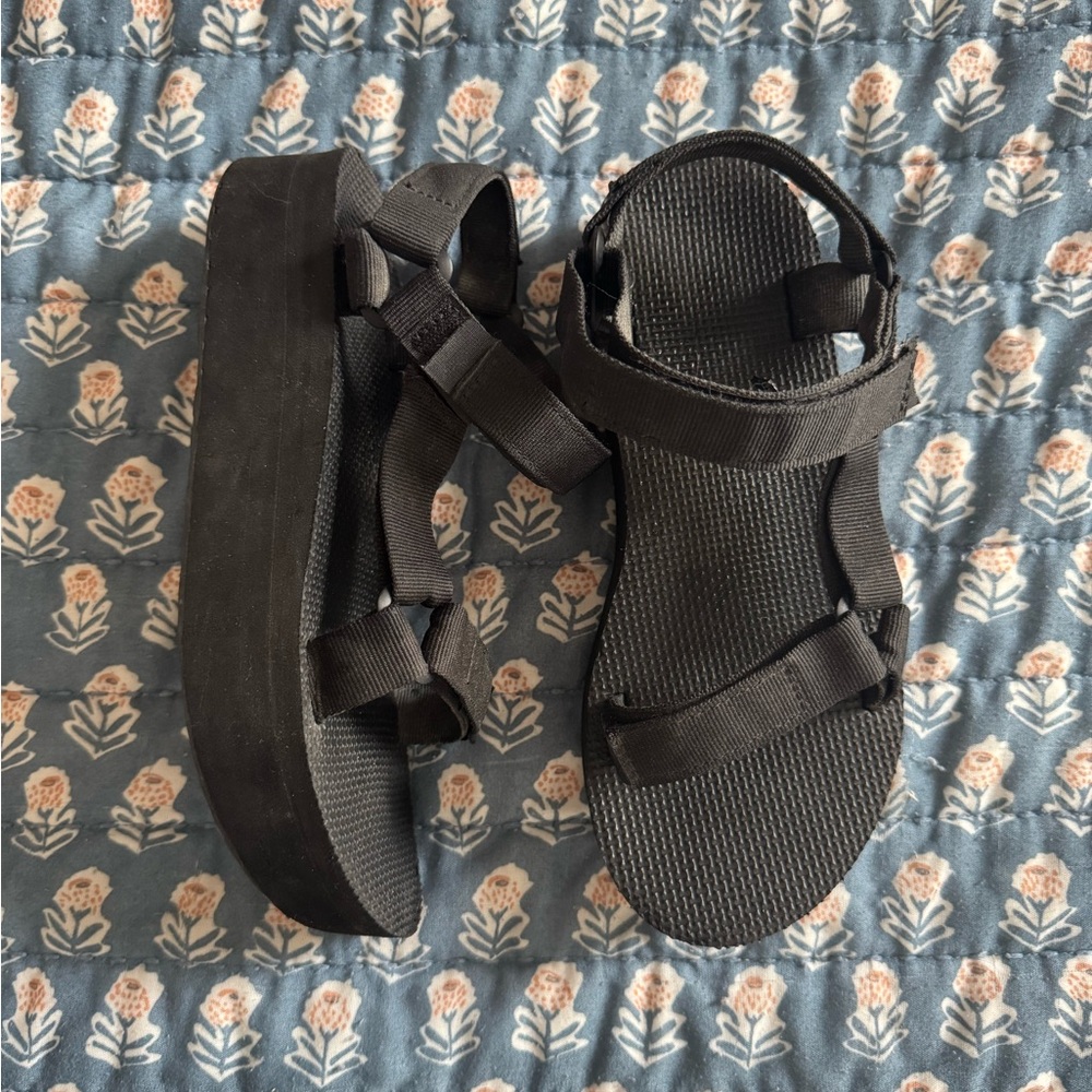 Teva Women's Flatform Universal Sandal